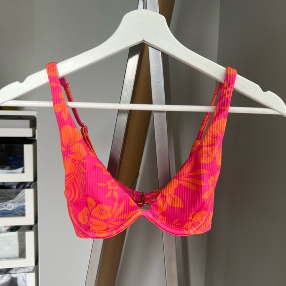 Matching Pink and Orange Hollister Bikini - Picture 3 of 6